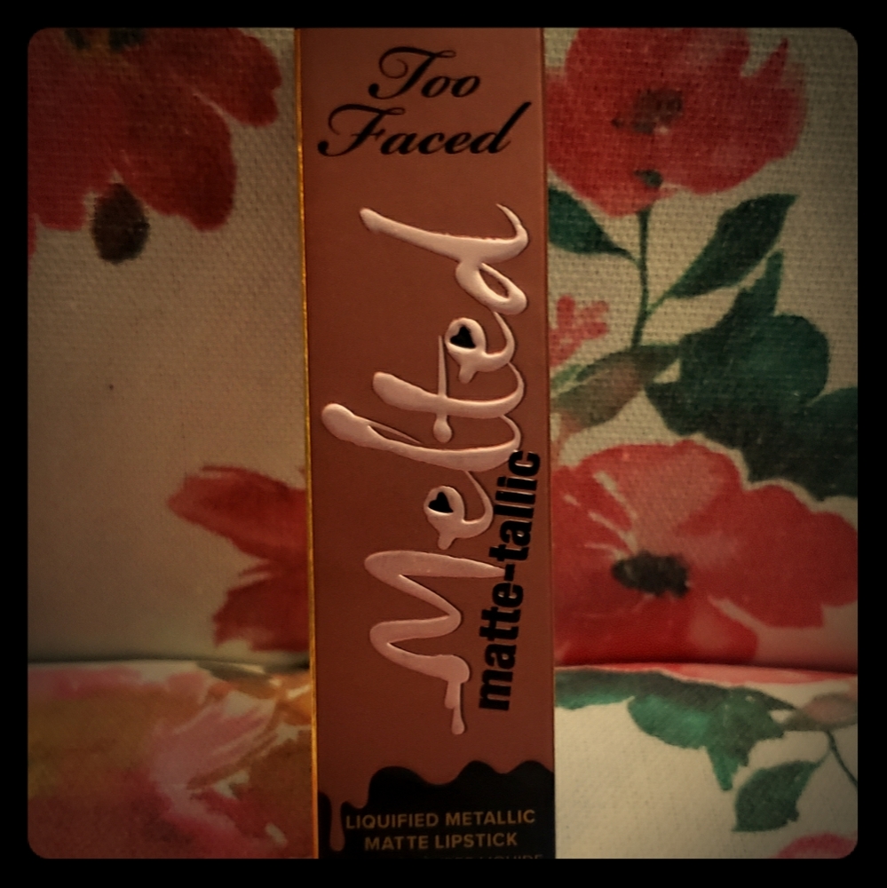 Melted Matte-tallic Lipstick